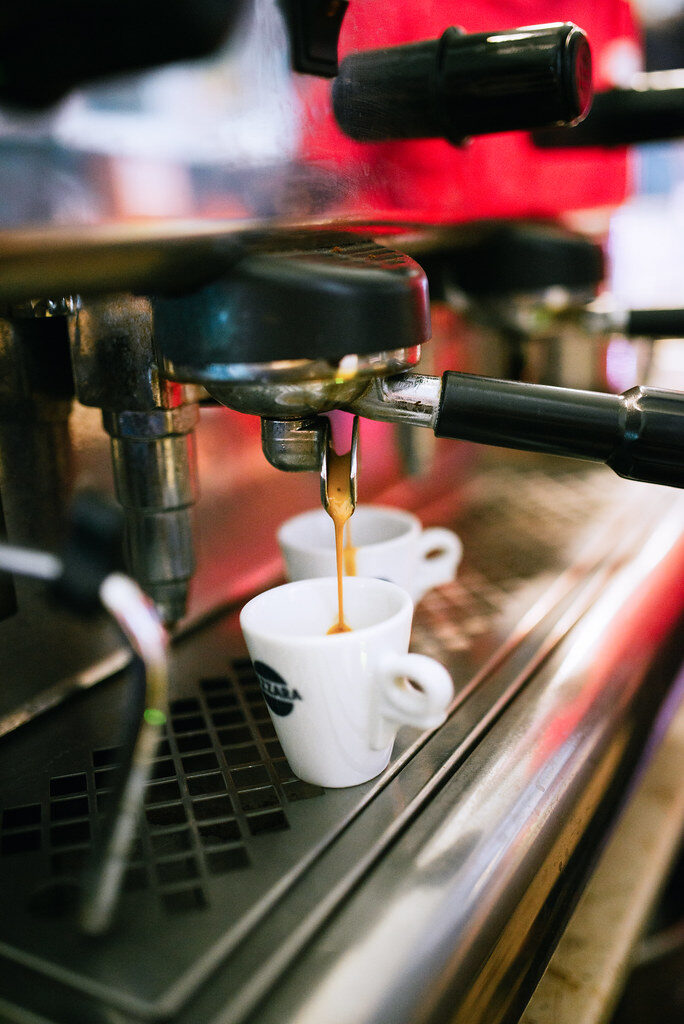 Cafeteras espresso y superautomáticas en cocina