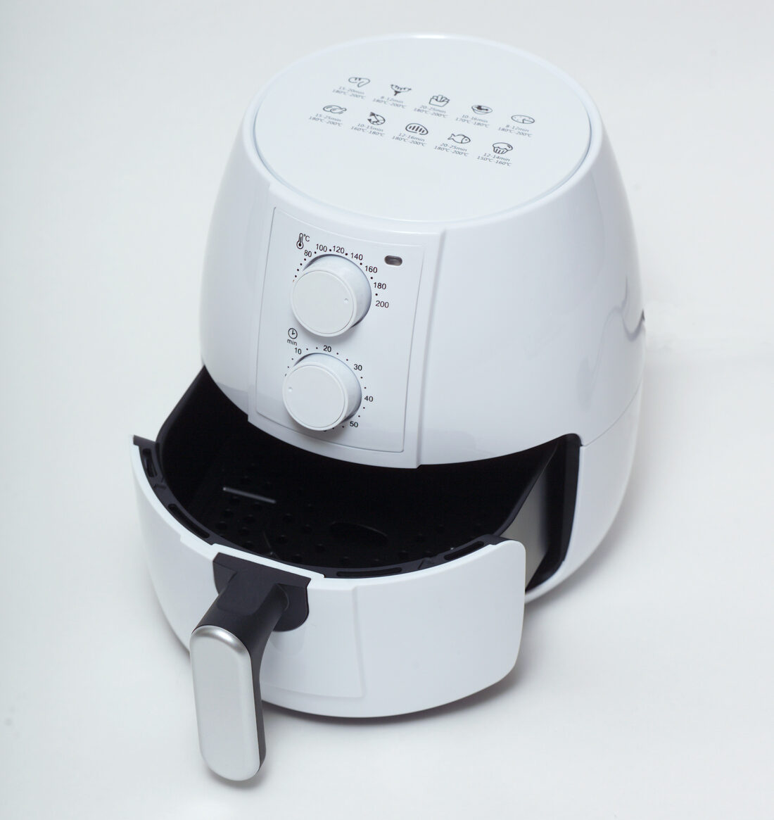 Freidoras de aire sobre encimera de cocina